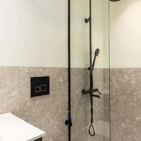 Celine By Halu!, Spacious Apartments Next To Business Hub Thessaloniki Exterior photo